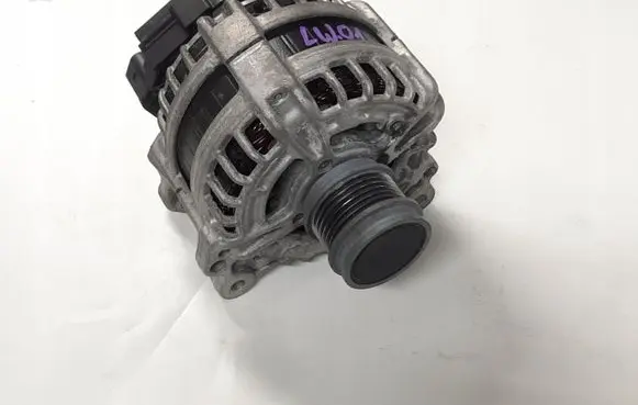 Audi Q3 F3 Generator/alternator 05L903026N