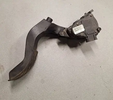 Volkswagen PASSAT B5.5 Accelerator throttle pedal 8D1721523F 6PV00837603