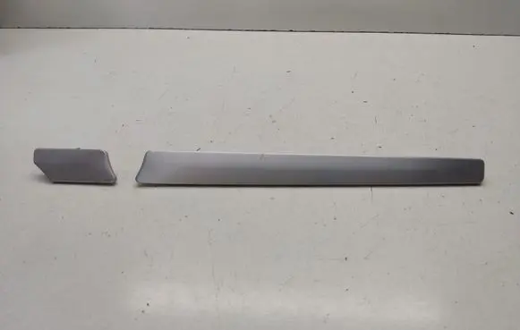 Dashboard glove box trim