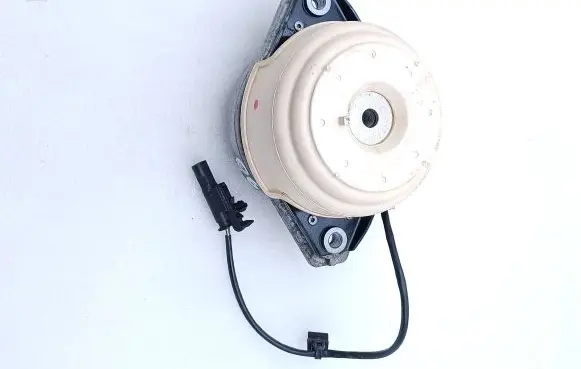 Mercedes-Benz GLS X166 Engine mount bracket A1662406917