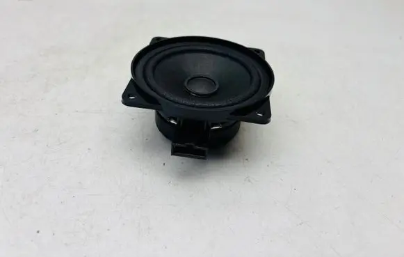 Skoda Superb B8 (3V) Front door speaker 3V0035411E