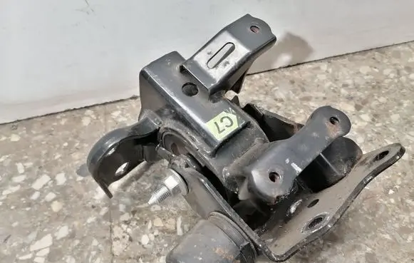 Toyota Avensis T270 Gearbox mount