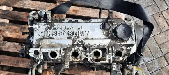 Mitsubishi Carisma Engine