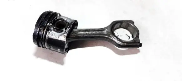 Peugeot 407 Piston with connecting rod