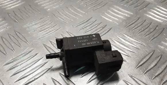 BMW 3 F30 F35 F31 Vacuum valve 7810831