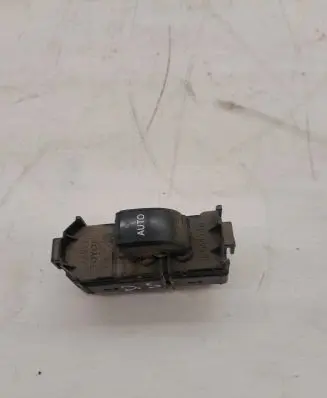 Toyota Corolla Verso E121 Electric window control switch 84030130031
