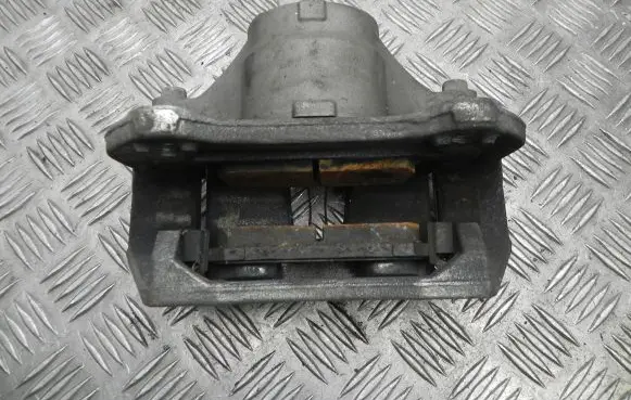 Hyundai Kona I Front brake caliper E6C1TE20B