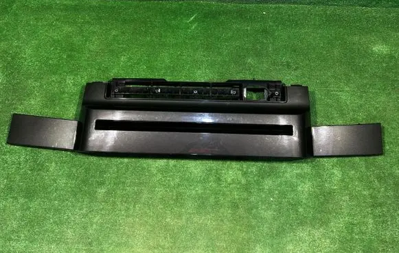Land Rover Defender Front bumper upper radiator grill L8B2-17820-A
