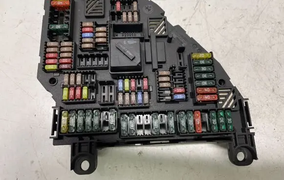 BMW 7 F01 F02 F03 F04 Fuse module 921085702