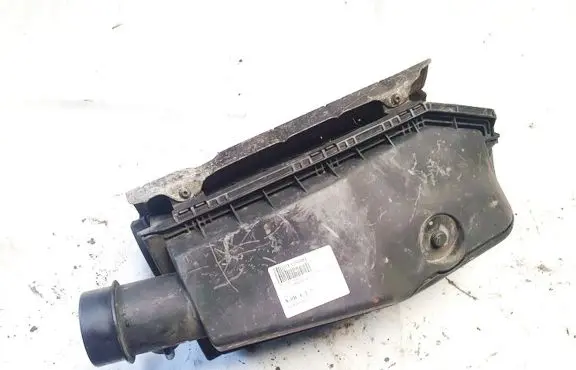 Mercedes-Benz C W203 Air filter box a0000945568
