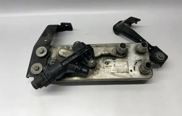 BMW 5 F10 F11 Engine oil radiator 7597890 17227597890