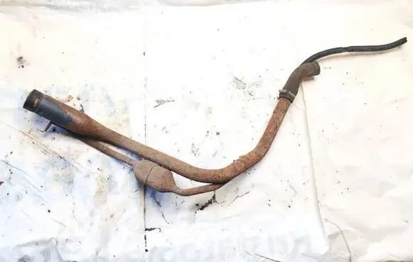 Fuel tank filler neck pipe
