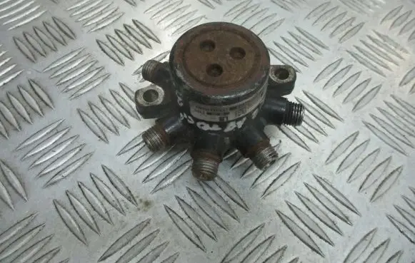 Ford Focus Fuel distributor 