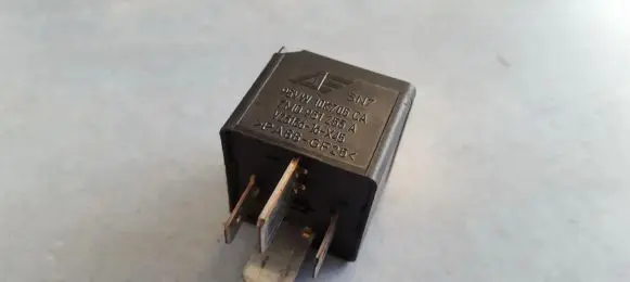 Volkswagen Golf IV Other relay 7M0951253A 95VW10K705CA