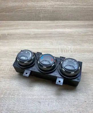 Honda Element Climate control unit A01273K