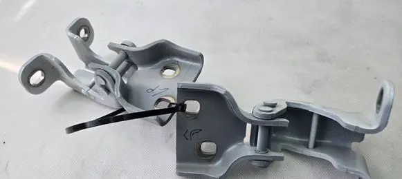 Renault Trafic III (X82) Front door upper hinge 804005400R 93450652