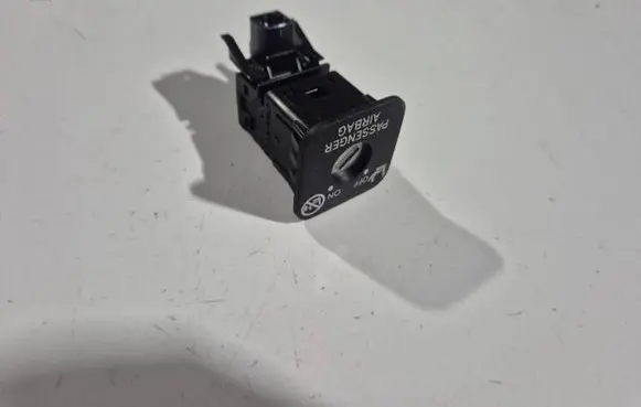 Toyota Avensis T270 Passenger airbag on/off switch 2040A14 204-0A14