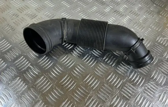 Audi Q7 4L Air intake hose/pipe 7L6129627F