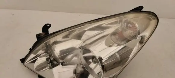 Toyota Corolla Verso E121 Headlight/headlamp LAMPALEWAVERSO