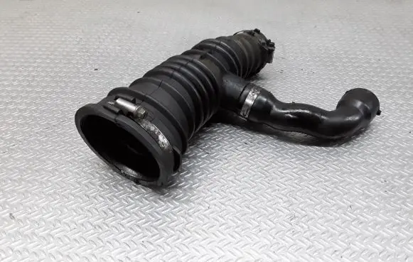 Mazda 3 I Air intake duct part 3M519A673M