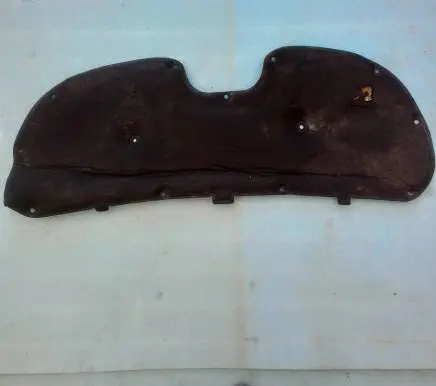 Engine bonnet/hood sound/heat insulation