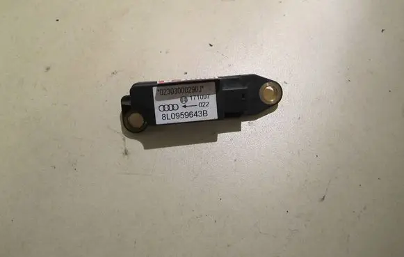 Audi A3 S3 8L Airbag deployment crash/impact sensor 8L0959643B 171097 02303000290J
