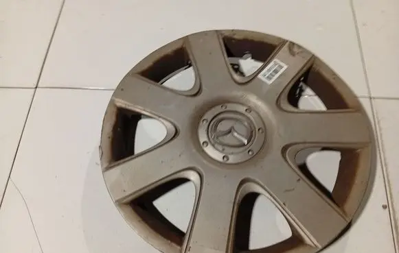 Mazda 5 R15 wheel hub/cap/trim GJ6R37170