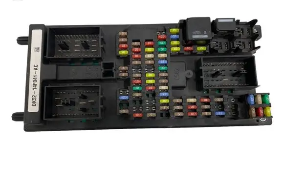 Land Rover Range Rover L405 Fuse module DK5214F041AC 506L11F01