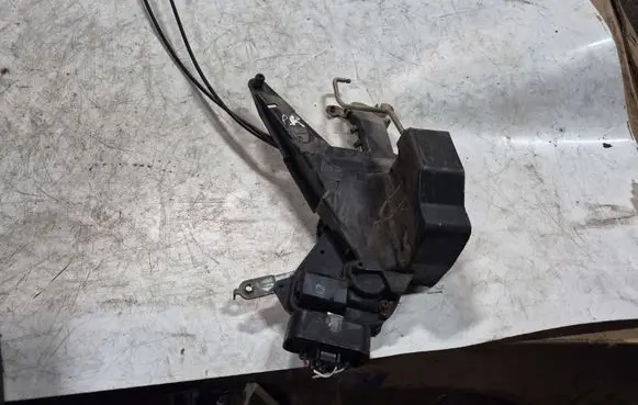 Toyota Corolla Verso E121 Front door lock