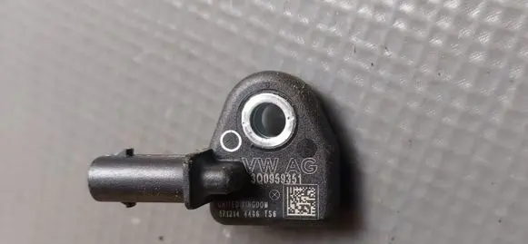 Volkswagen PASSAT B8 Airbag deployment crash/impact sensor 3Q0959351