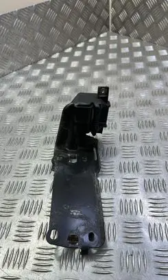 BMW X1 E84 Radiator mount bracket 51647117811