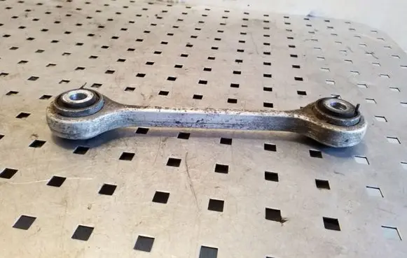 Volkswagen Touareg I Front lower control arm/wishbone