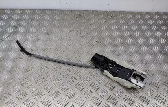 Skoda Octavia Mk3 (5E) Front door exterior handle/bracket 5N0837885H