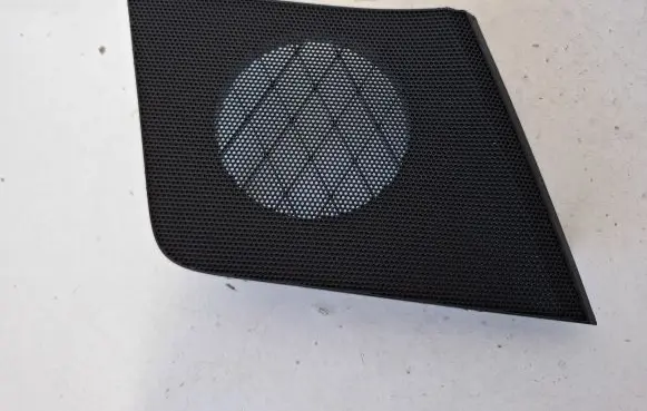 Side speaker trim/cover