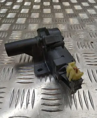 Chrysler Voyager Vent window/glass motor 04717606