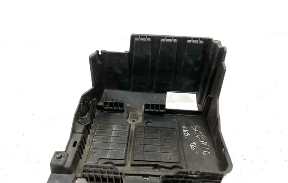 Renault Scenic II - Grand scenic II Battery tray 8200467409B 8200467409