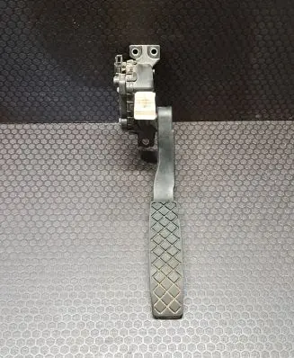 Volkswagen Touareg I Accelerator throttle pedal 6PV00777025