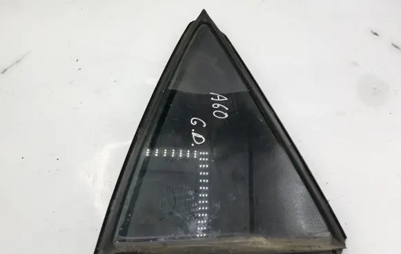 Toyota Auris 150 Rear vent window glass E643R00048 6818802090