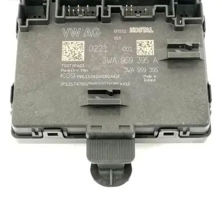 Volkswagen Tiguan Door control unit/module 3WA959395A