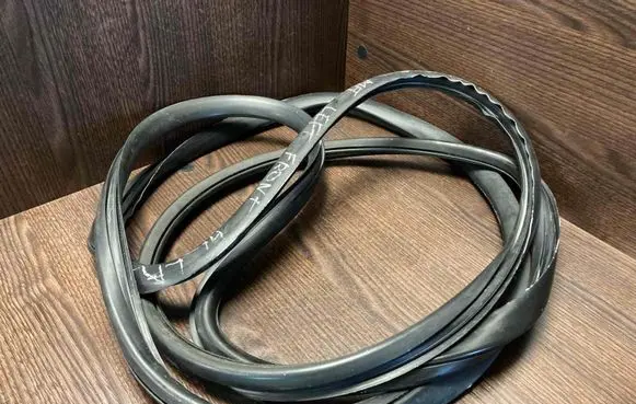 Mercedes-Benz Sprinter W901 W902 W903 W904 Front door rubber seal 9016970398 A9016970398