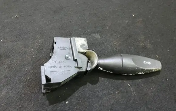 Ford Focus Indicator stalk 98AG13335AG 98AG-13335-AG