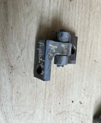Audi A2 Front door lower hinge 8Z0831401C 8Z0831401D