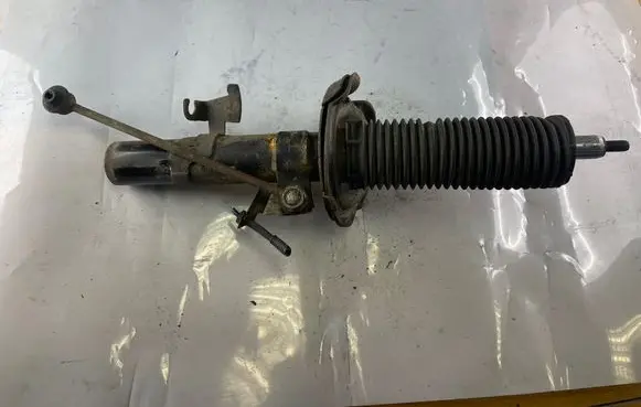 Volvo V40 Front shock absorber/damper p31317928