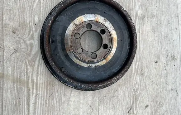 BMW 3 E92 E93 Crankshaft pulley 7593699