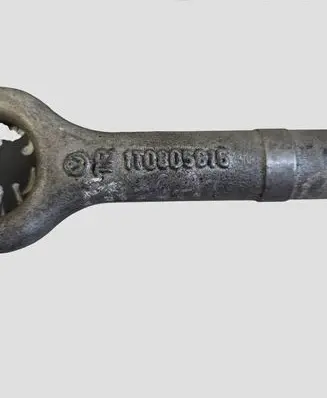 Volkswagen PASSAT B6 Towing hook eye 1T0805615