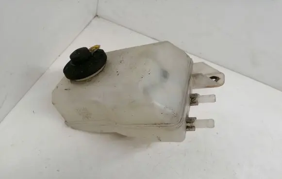 Toyota Prius (XW20) Brake fluid reservoir 13231140120