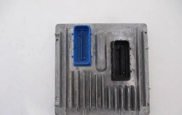 Opel Corsa E Engine control unit/module 12683226
