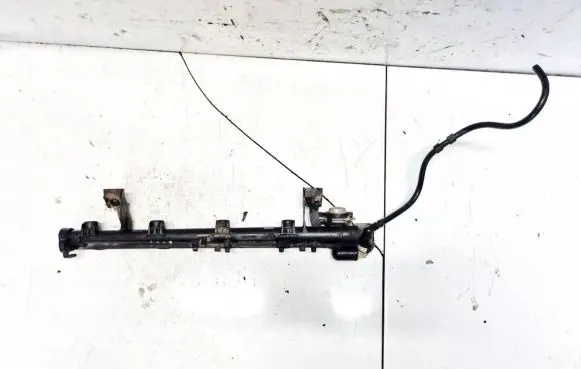 Ford Focus Fuel main line pipe 5m5g9h487ba