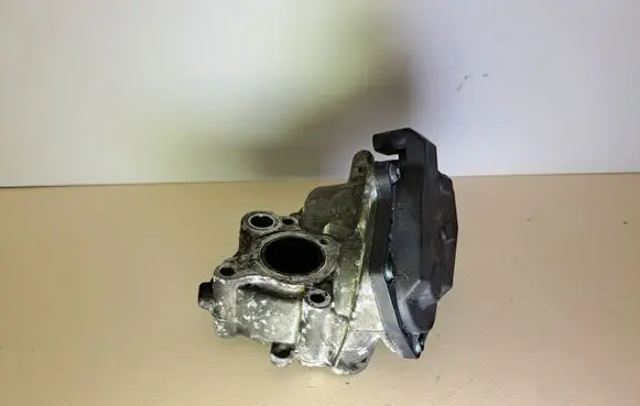 Mercedes-Benz E W212 EGR valve A6511400660