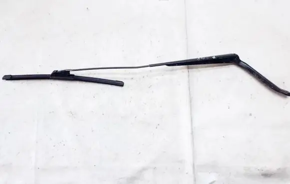 Front wiper blade arm